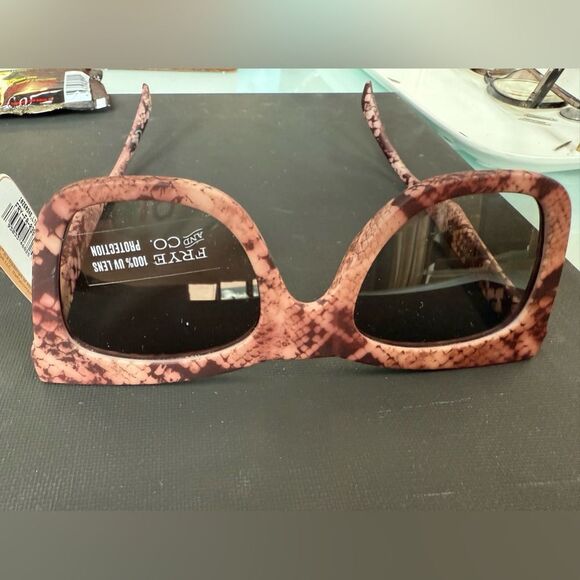 Fry & Co sunglasses - Picture 3 of 4